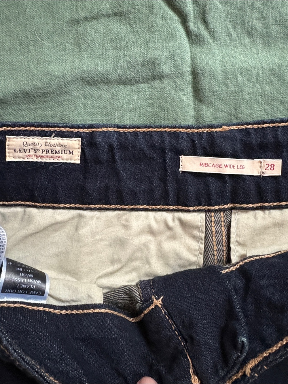 Levi’s | Women’s Wide Leg Jeans in Dark Indigo - Picture 3 of 9